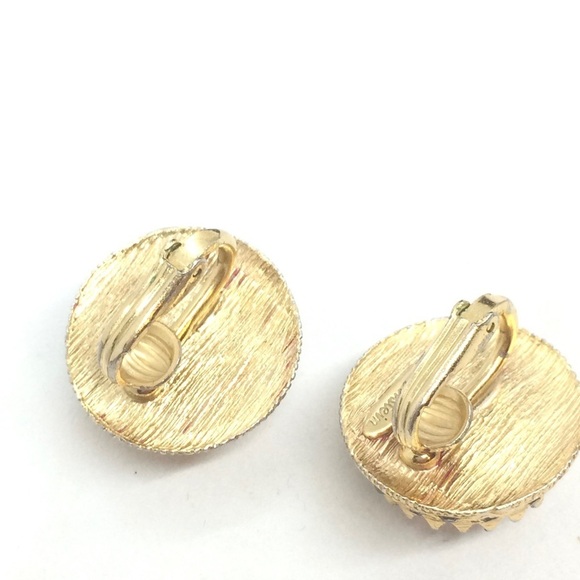 VINTAGE NETTIE ROSENSTEIN CLIP ON EARRINGS FAUX PEARL RHINESTONES GOLD TONE - Picture 13 of 17